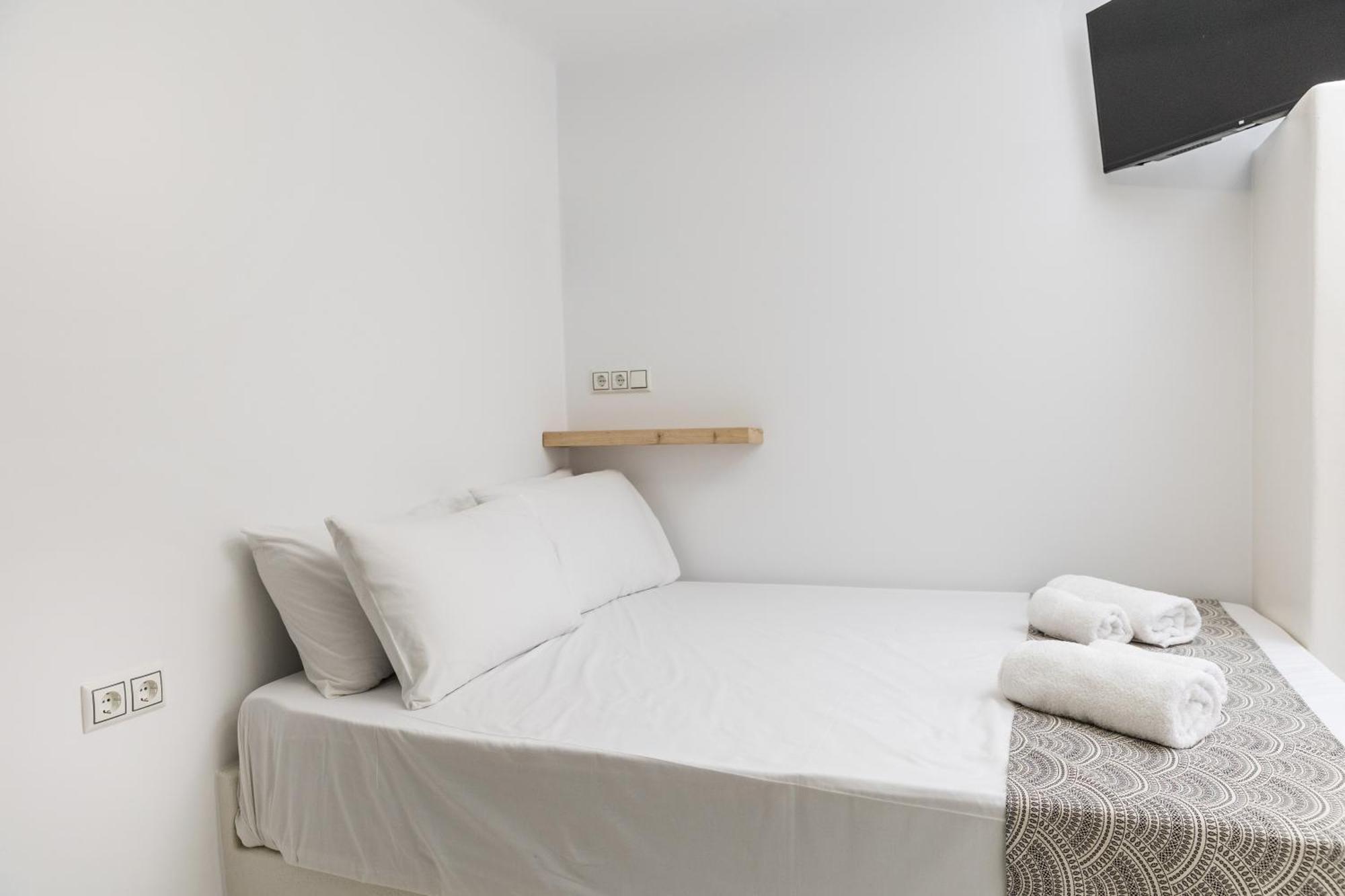 Naxos Downtown Apartments & Suites Naxos City Room photo
